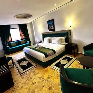 زيارة الفندق