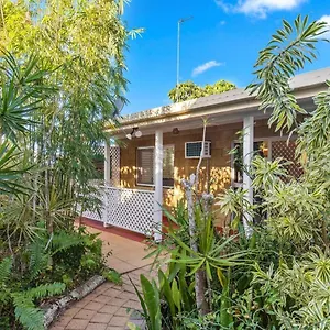 Guest house Relaxed Urangan Living At The Poolside 