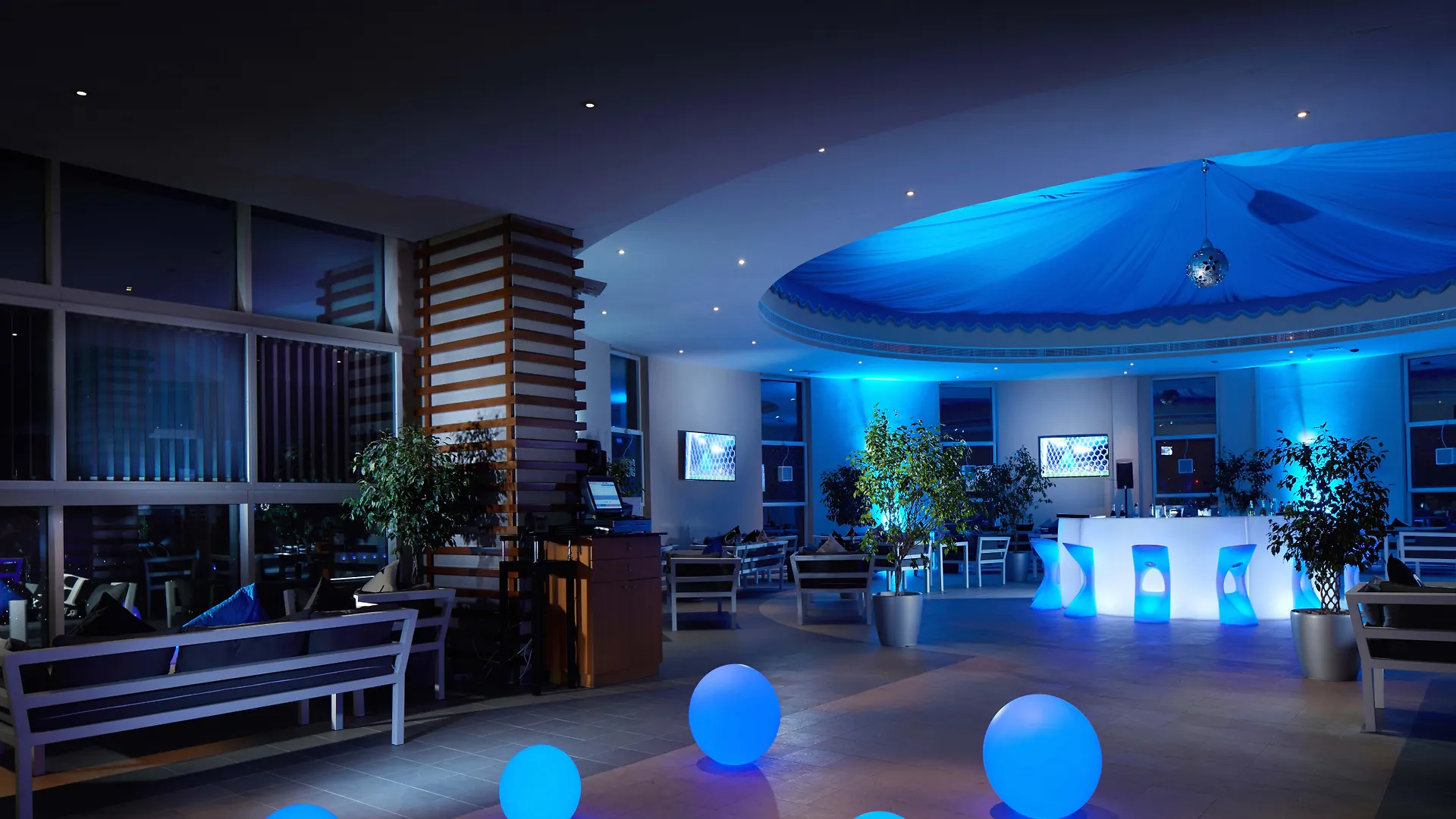 Grand Millennium Al Wahda Hotel And Executive Apartments Abu Dhabi
