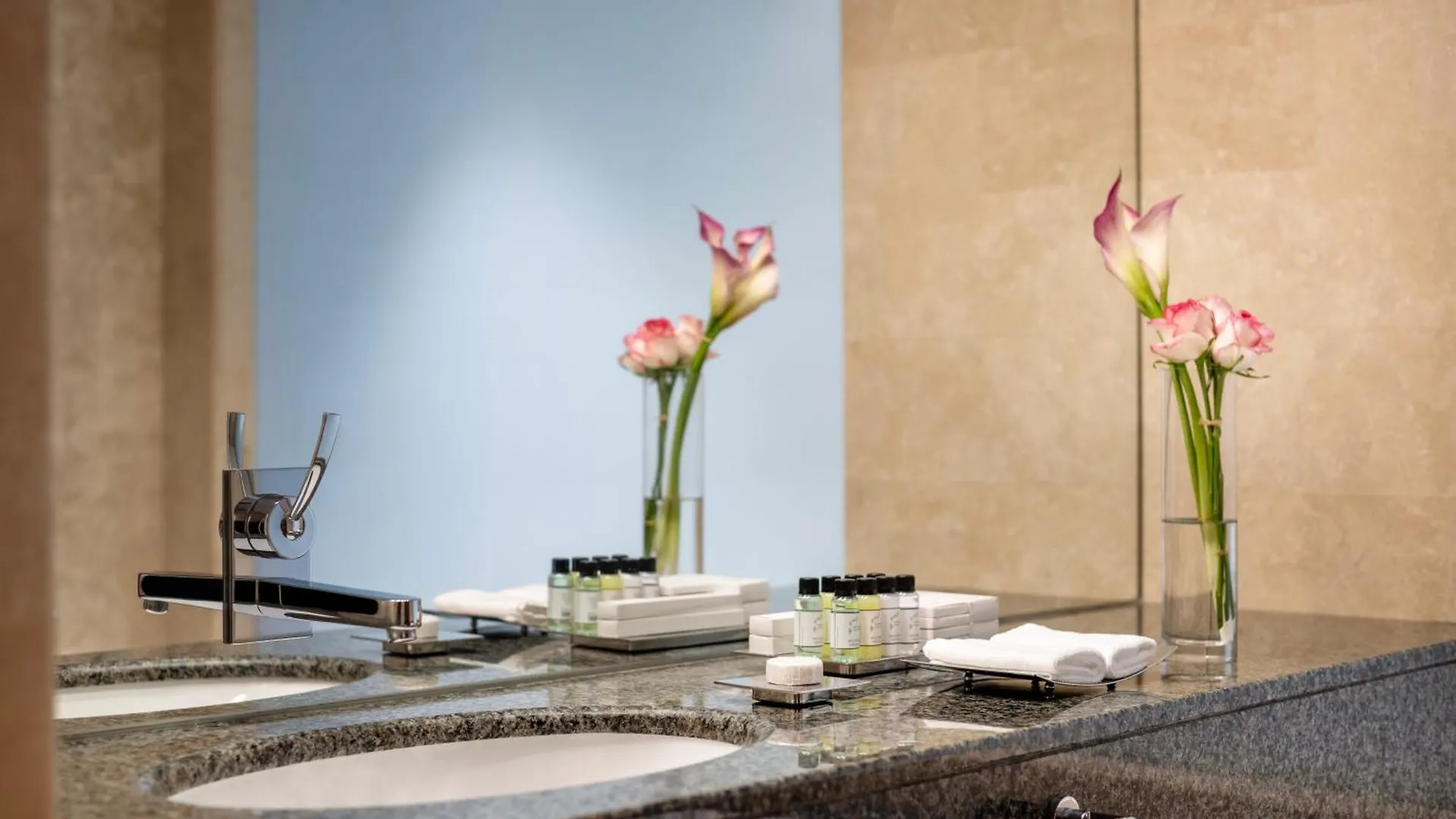 Grand Millennium Al Wahda Hotel And Executive Apartments Abu Dhabi