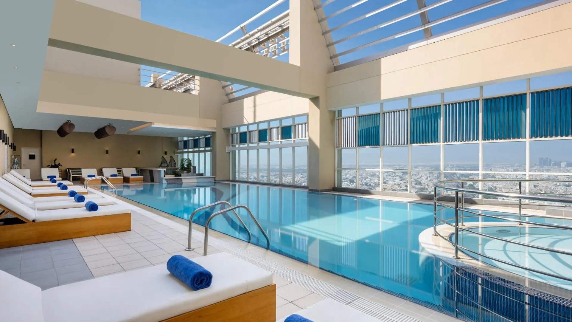 Grand Millennium Al Wahda Hotel And Executive Apartments Abu Dhabi 5*,