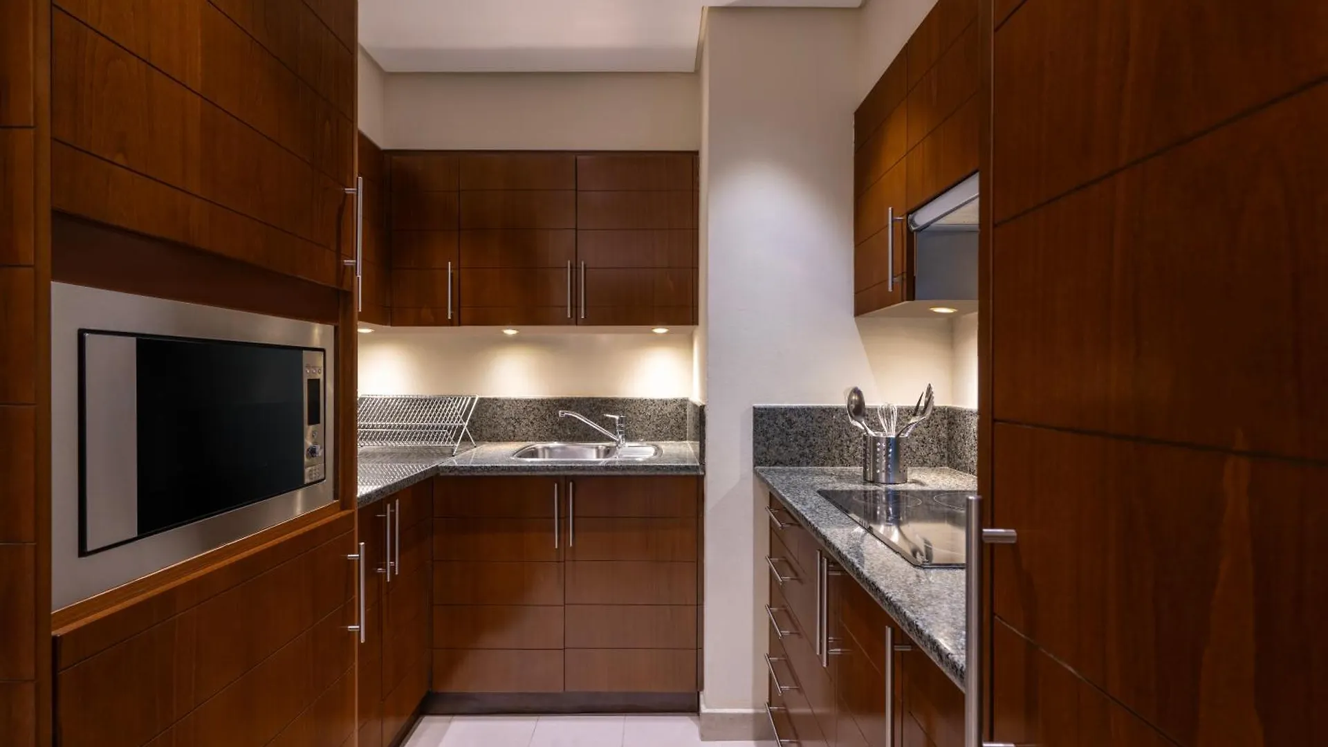 Grand Millennium Al Wahda Hotel And Executive Apartments Abu Dhabi